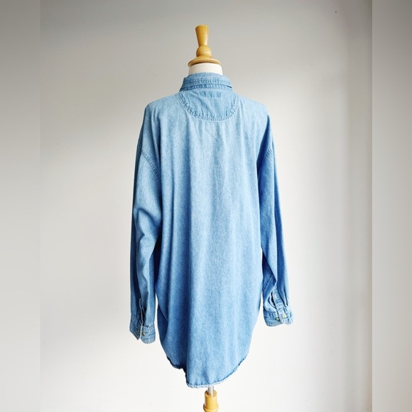 VINTAGE 90's Blue Denim Wolf Embroidered Button-Up Shirt Size Large - Picture 8 of 8